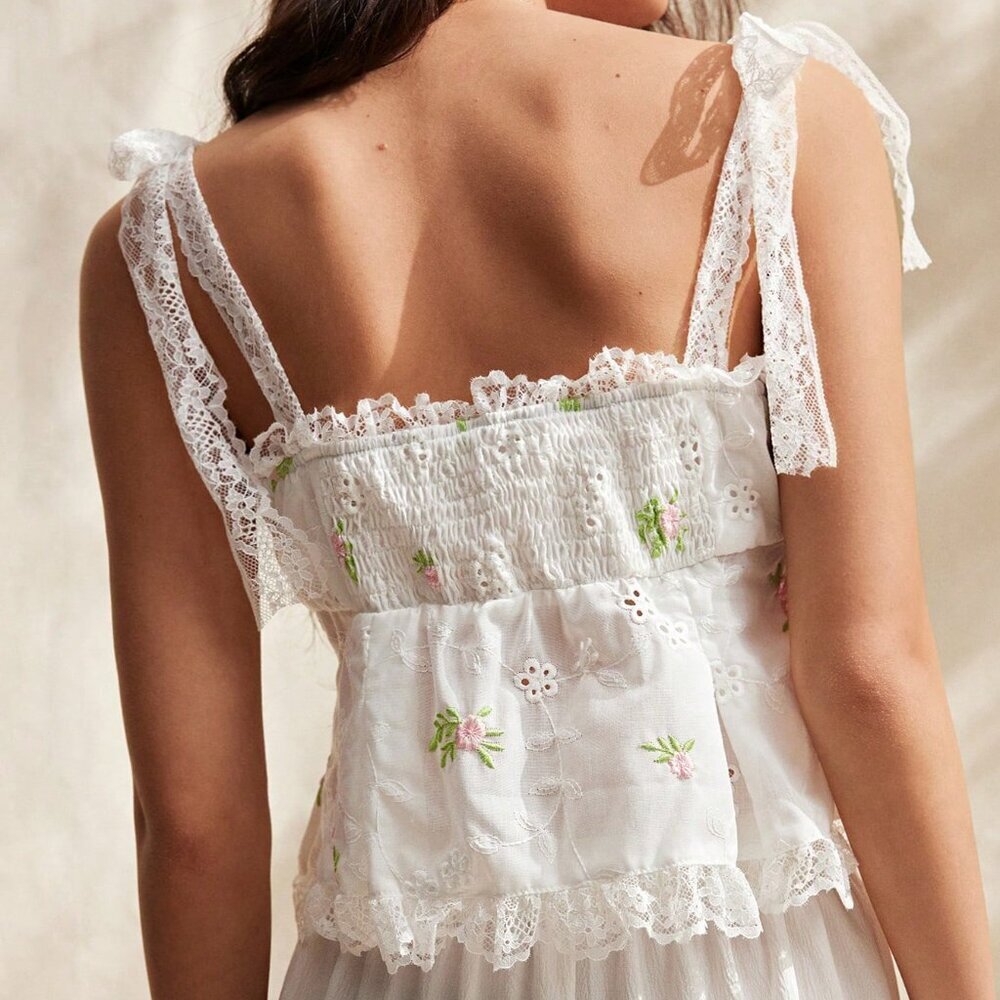 Multicolor Bohemian Women's Elegant Lace Embroidery Tank Top - Picture 2 of 6